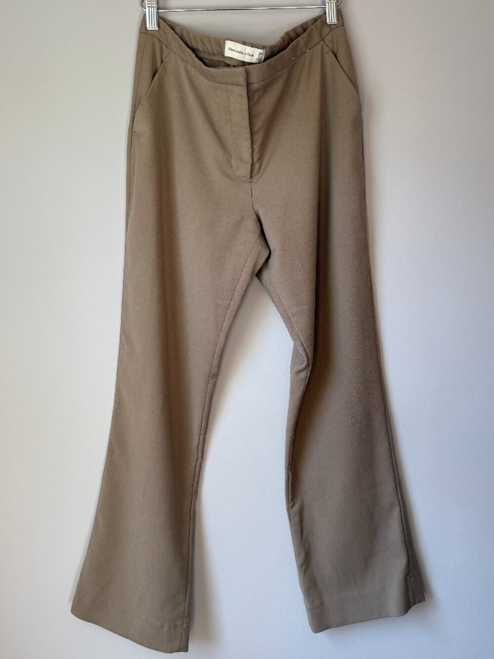 Abercrombie Women's 28/6 Flare Cut Twill Dress Pants Tan Mid Rise Stretchy Work